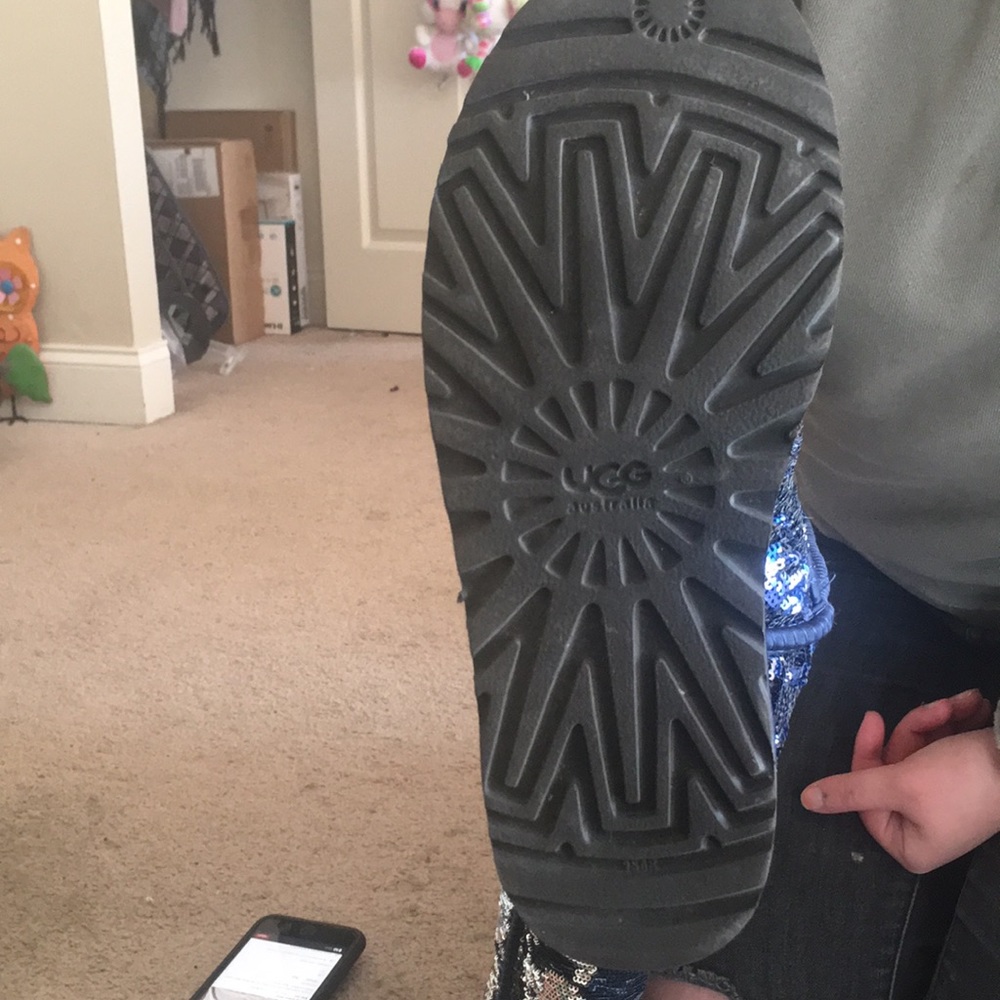 Sparkling Ugg boots - Picture 2 of 3
